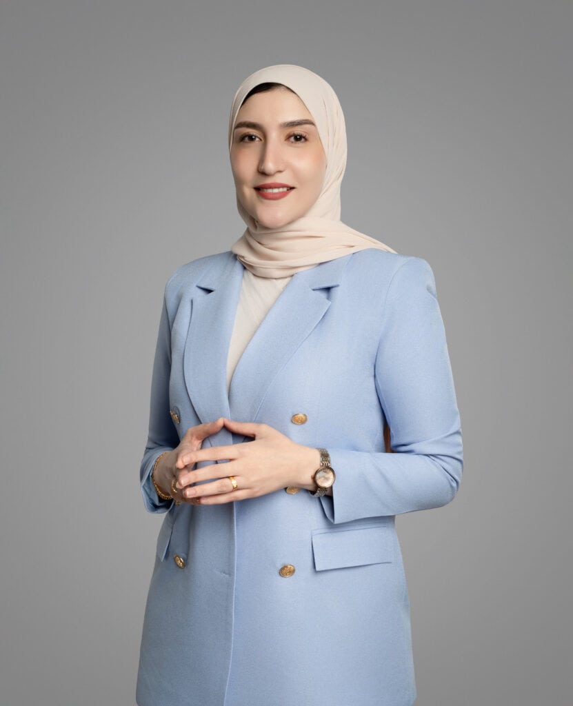 الدكتورة آية رفعت ، احد الأطباء في عيادة حبات اللؤلؤ في جدة حي السلامة . طبيبة أسنان عام